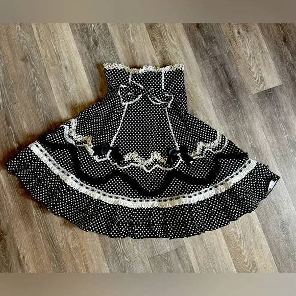 Body Line Lolita Skirt - Picture 1 of 7